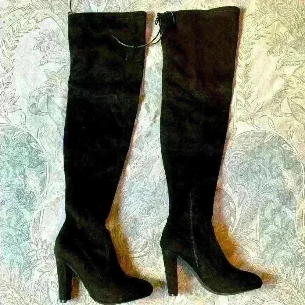 Thigh high boots👌